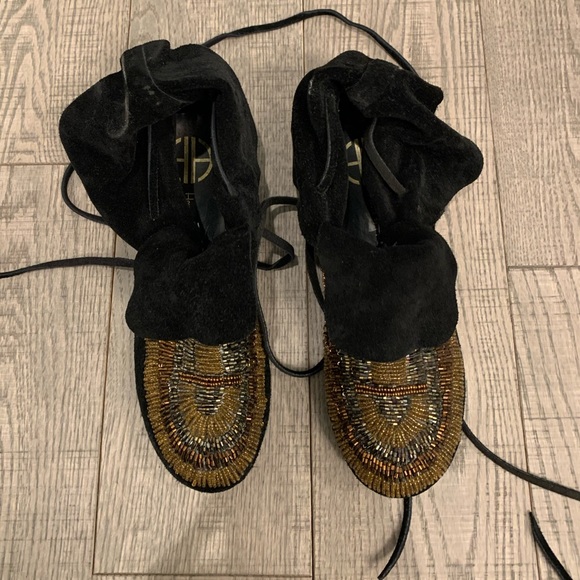 House of Harlow 1960 Moccasin Booties Beaded - Picture 6 of 10